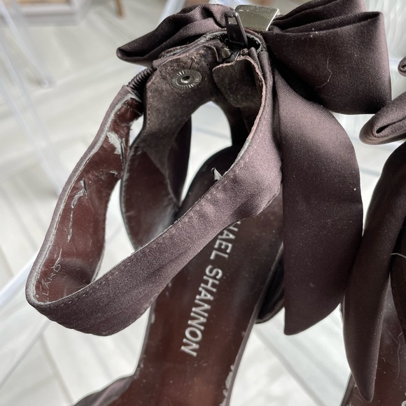 Brown Michael Shannon heels with bow tie - Picture 4 of 5